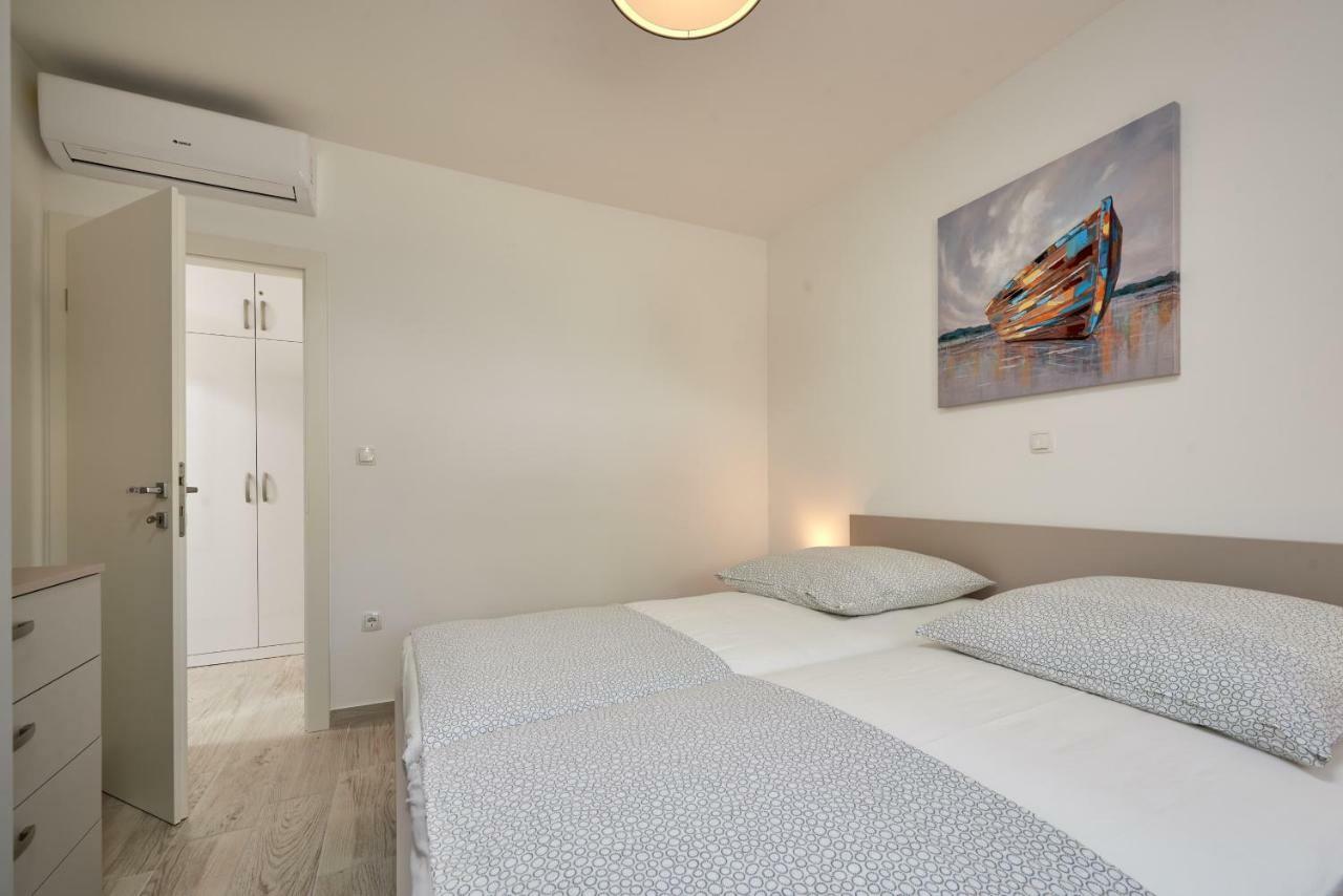 City Apartment Magdalena Trogir Bagian luar foto