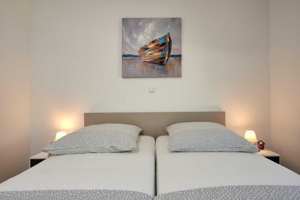 City Apartment Magdalena Trogir Bagian luar foto