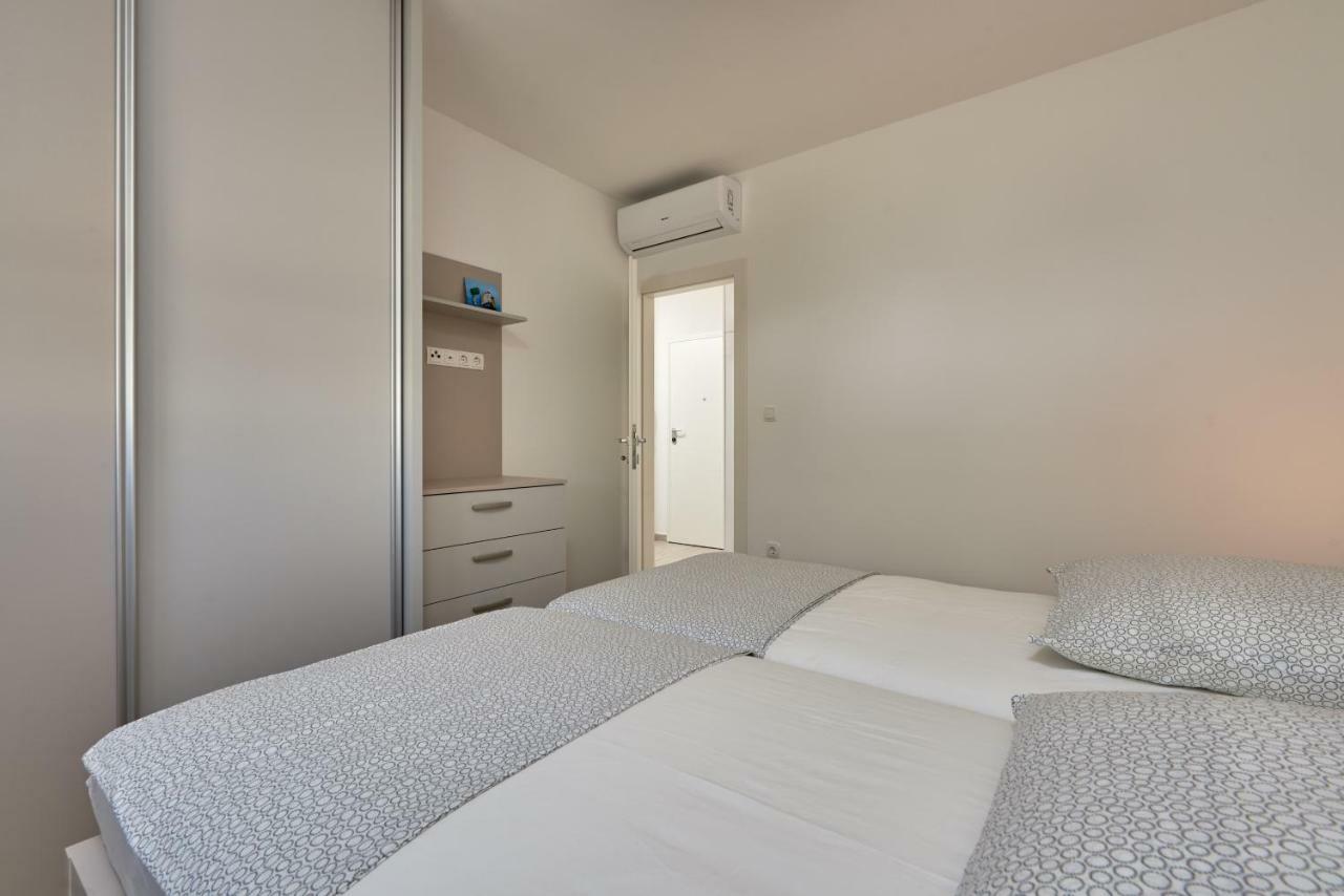 City Apartment Magdalena Trogir Bagian luar foto