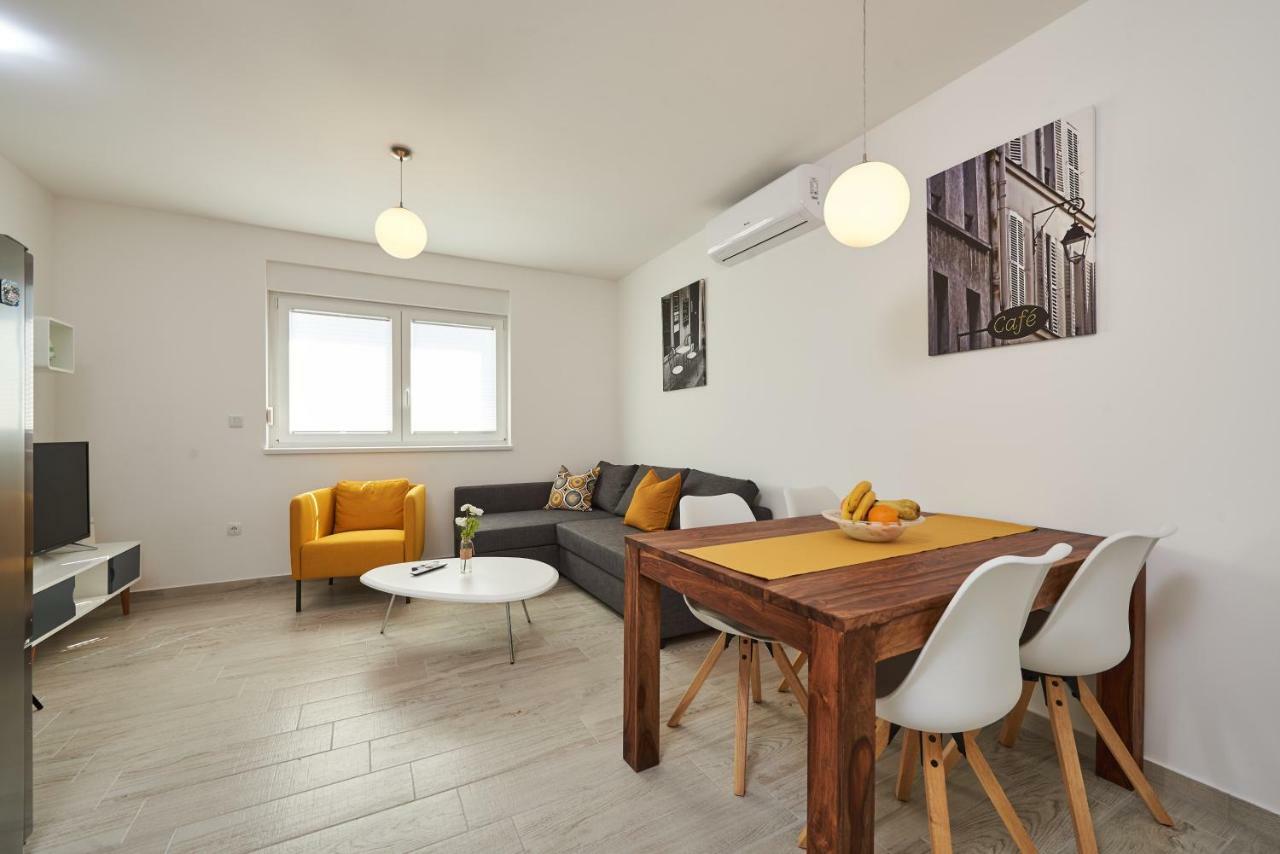 City Apartment Magdalena Trogir Bagian luar foto