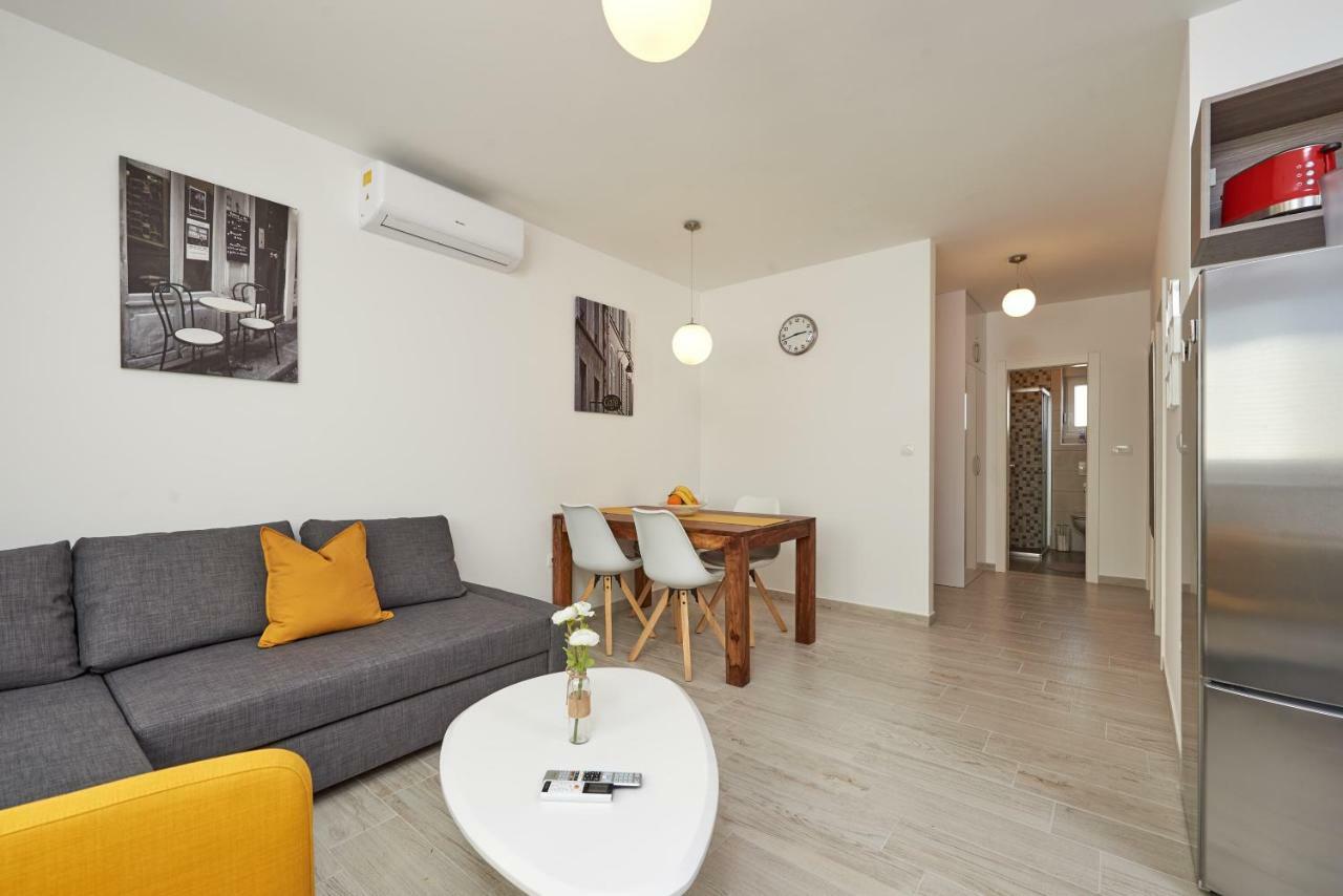 City Apartment Magdalena Trogir Bagian luar foto