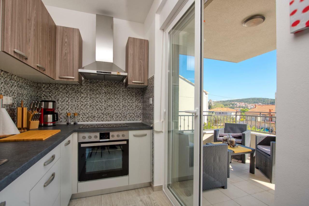 City Apartment Magdalena Trogir Bagian luar foto