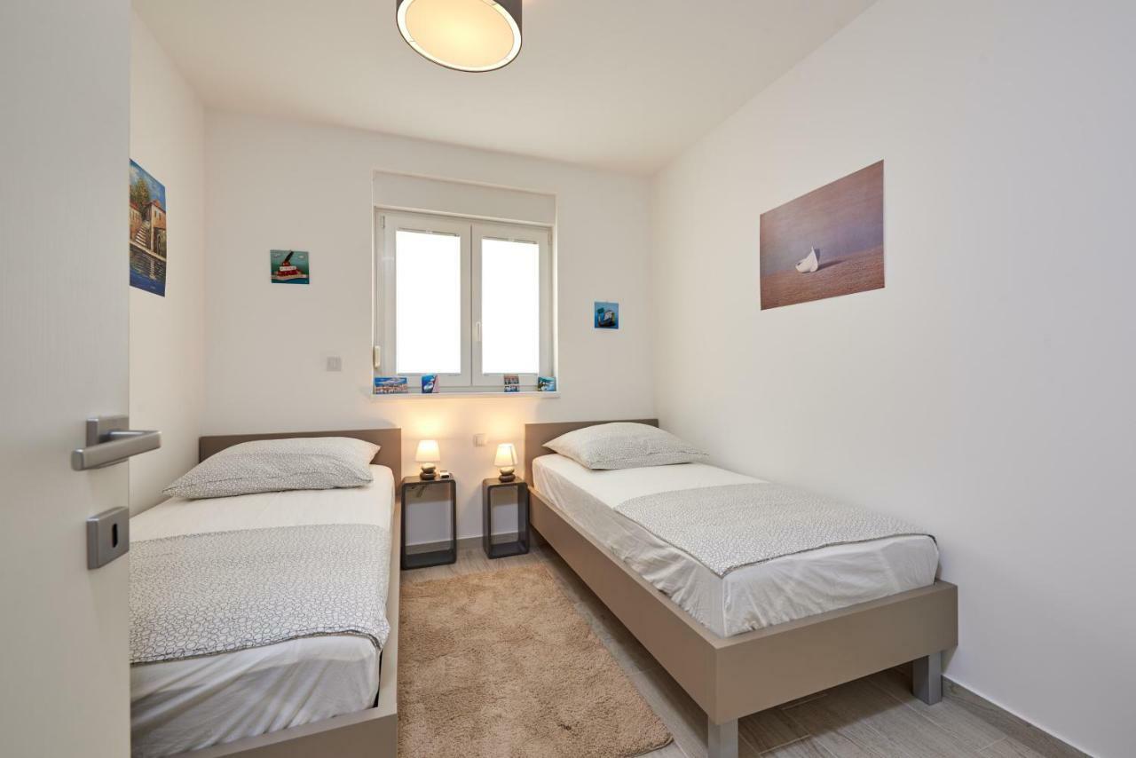 City Apartment Magdalena Trogir Bagian luar foto